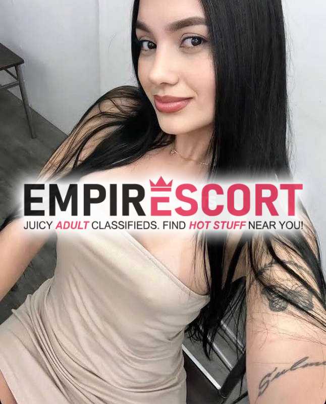 hermosa mujer voluptuosa