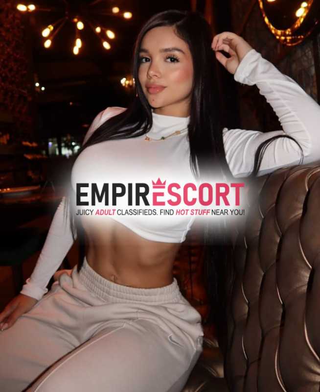 complaciente mujer scort