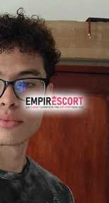 joven guapo busca novia o amiga beneficios