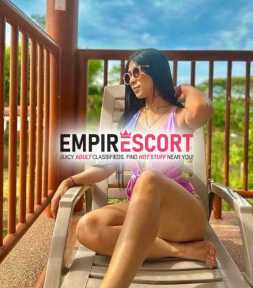 mujer sexy extrovertida y muy complaciente en cama 