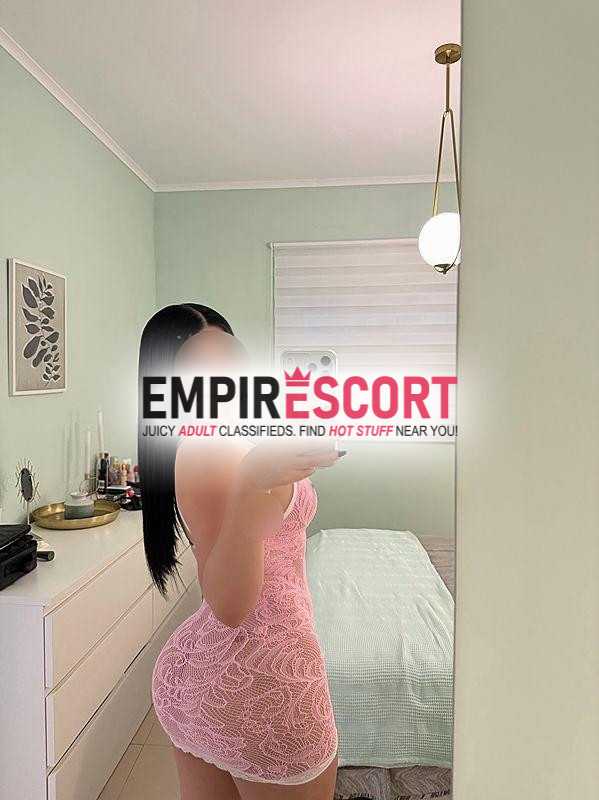 fotos reales escort vip de lujo sexy pelinegra muy apasionada blanquita carita de Ángel.