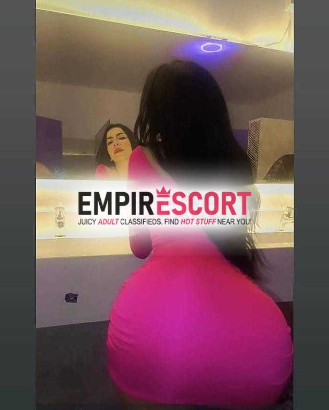 acompañante sexual alegre y tranquila