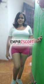 ven y disfruta de esta chiquita y deseosa de conocerte 🥰
