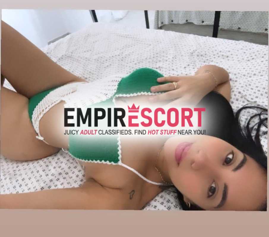 china sumisa dispuesta complacerte en tus fantasias