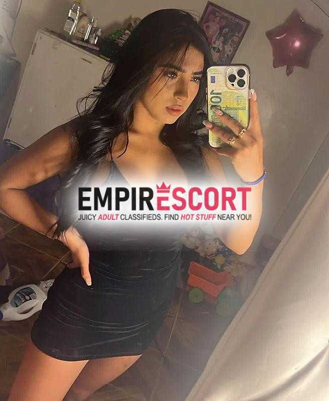 universitaria de rica cola y tetas deliciosas para complacerte en todos tus deseos