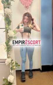 joven universitaria caliente sumisa complaciente extrovertida
