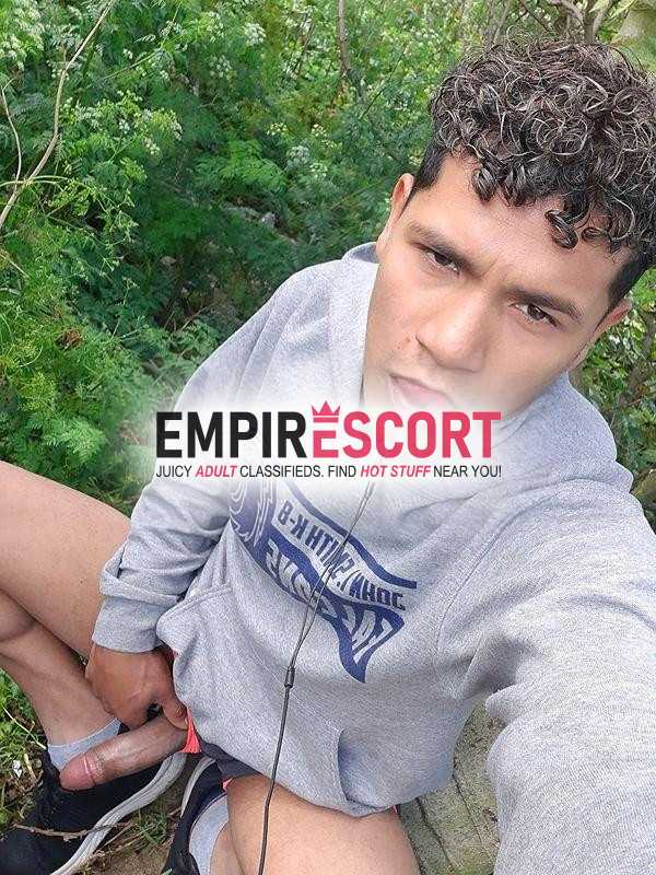 moreno versátil caliente venezolano para darle puro placer