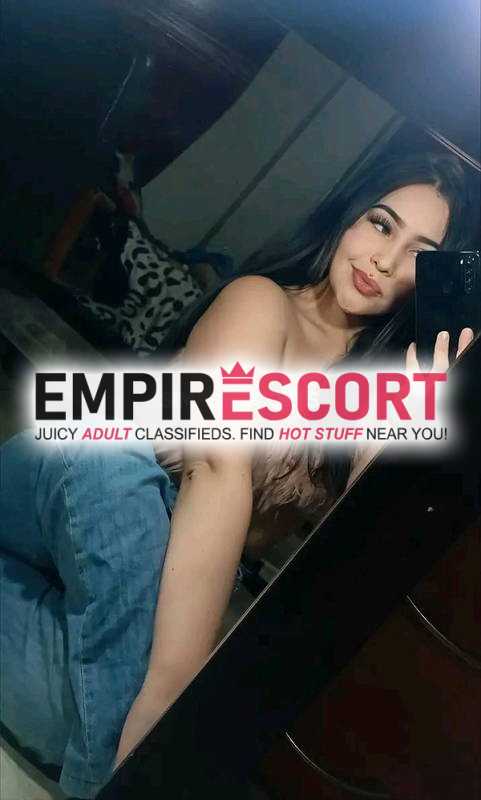 chica atrevida y complaciente