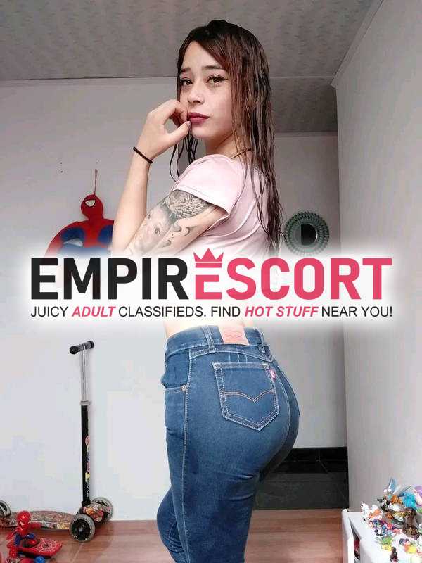 tendrás tu disposición está linda y complaciente chica tratarte y complacer tus deseos