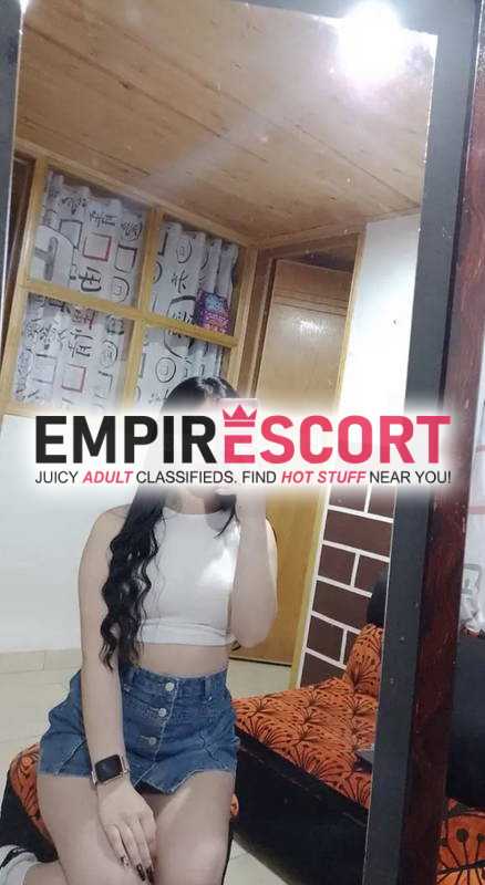 sexi y ardiente chica disponible para cumplir todos tus gustos deseos sexuales y fetiches