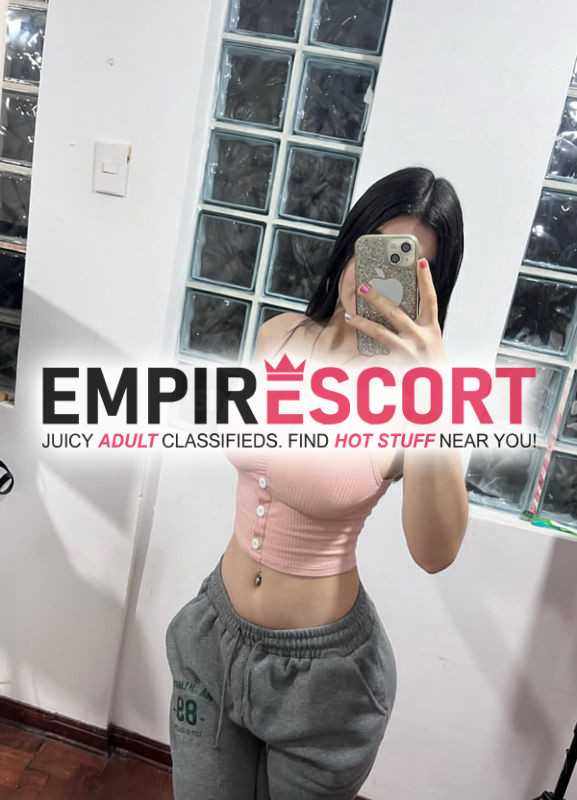 chica universitaria joven linda de mente abierta muy informada y ganas de mucho placer