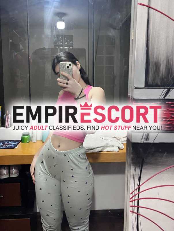 chica universitaria joven linda de mente abierta muy informada y ganas de mucho placer