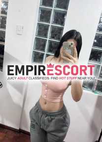chica universitaria joven linda de mente abierta muy informada y ganas de mucho placer