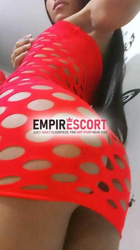 naomi sexy joven morena