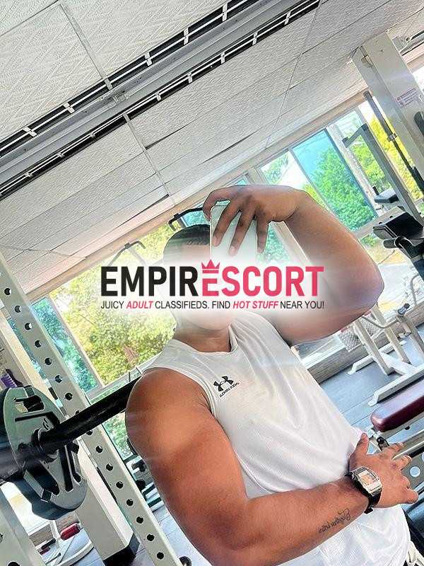joven de gym marcado.musculoso y atractivo 🥰😘