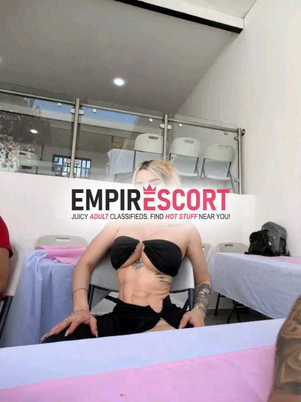 hola mis amores estoy en bogotá para complacerte en todos tus fetiches y fantasías