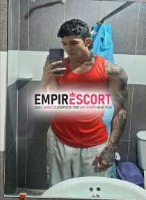 joven de 20 aÑos bisexual en medellÍn musculoso y vergon servicio vip hago trios hombres follando tu mujer hago masajes.
no tengo sitio