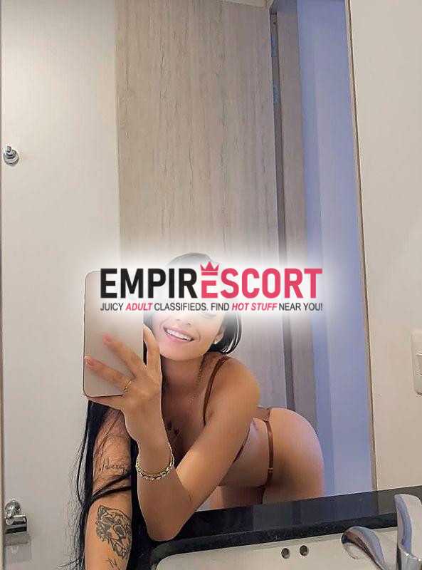 flaca universitaria sexy complaciente