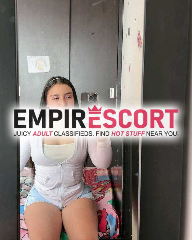 hermosa niña muy seductora rica cola