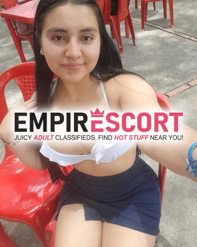 hermosa niña muy seductora rica cola