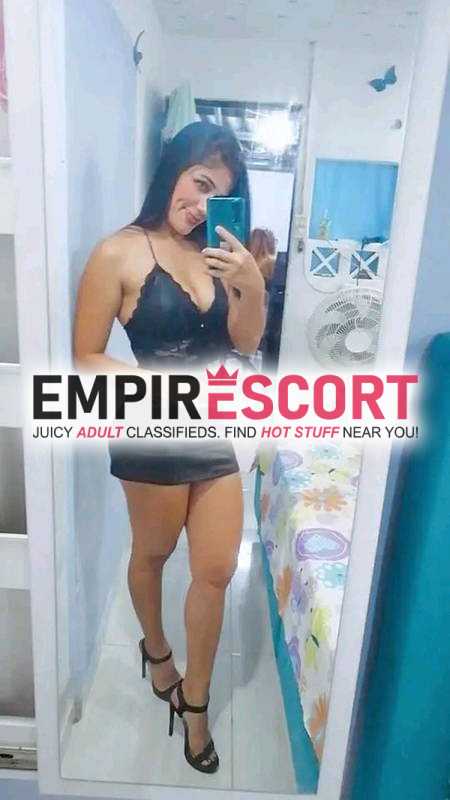 fascinante chica de rico movimiento de caderas