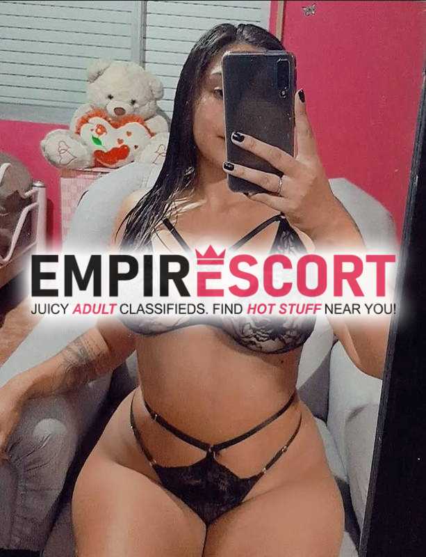 chica sport totalmente sumisa en cama.
