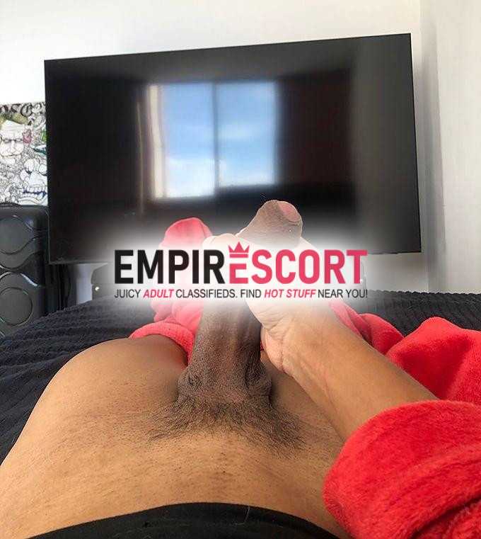 englishespaÑol vip young and big juicy dick new and available to have fun