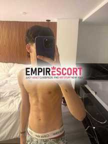 hola me llamo juan felipe soy versátil tengo 20 años yo soy de medellín estoy dispuesto cumplir todas tus fantasías y hacer que te sientas bien