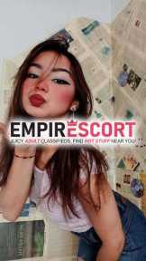 joven divertida dispuesta complacer tus fantasías sexuales