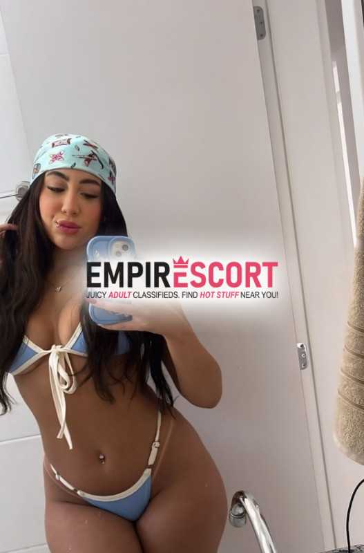 joven seductor chica de cuerpo natural extrovertida sumisa ardiente caliente para tus servicios y atenciones sexuales