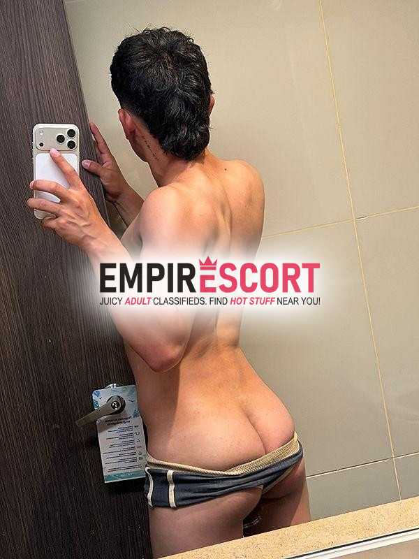 jovencito universitario curioso y sensual