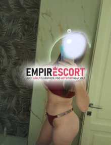chica rubia calientita y sumisa