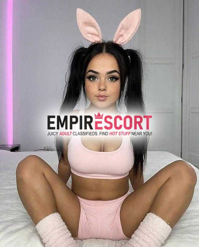 hola mis amores soy pequeñita chica supremamente caliente en cama extrovertida llena de lujuria para complacerte de mejor manera sexualmente
