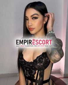 linda chica ardiente caliente sumisa complaciente fetichera