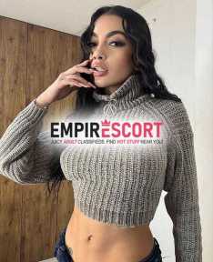 linda chica ardiente caliente sumisa complaciente fetichera