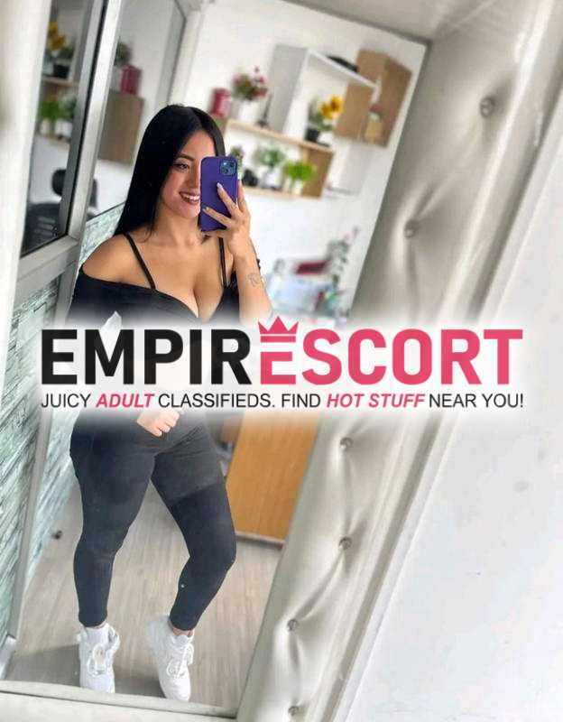 tierna atenta mujer especial llena de diversión de mente abierta