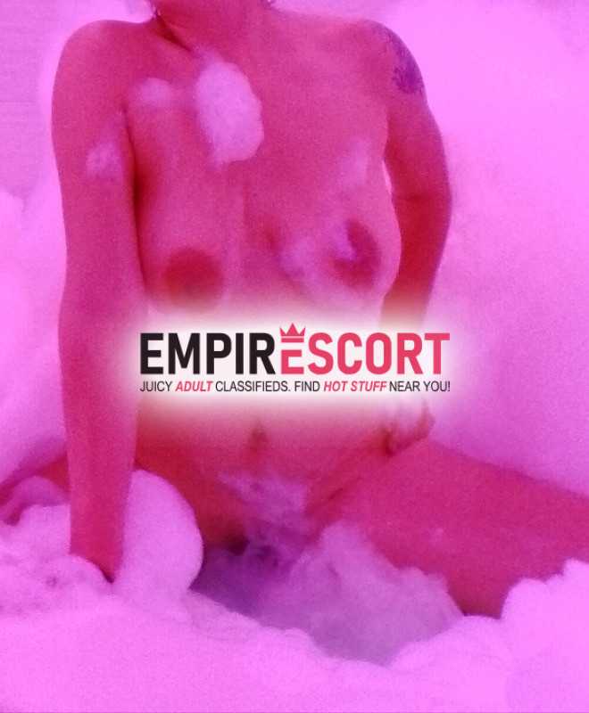 hermosa sexy caliente y apretadita siempre tu servicio