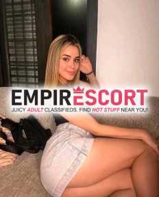 erótica en cama pervertida linda y sensual
