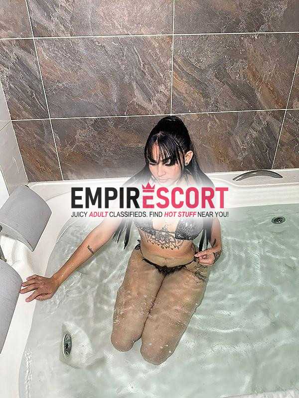 disponible 247 me ubico en excelente zona laureles. cuento apartamento privado cómodo y limpio