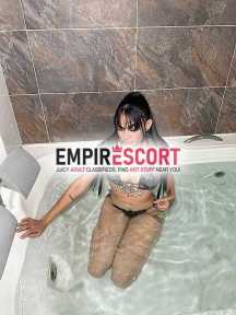disponible 247 me ubico en excelente zona laureles. cuento apartamento privado cómodo y limpio