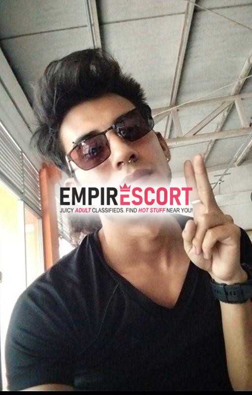 joven escort masculino disponible para ayudarte el estrés y sacarte de rutina solo mujeres