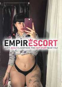 chica hermosa de cuerpo natural dispuesta complacer cualquiera de tus servicios y deseos