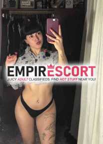 chica hermosa de cuerpo natural dispuesta complacer cualquiera de tus servicios y deseos