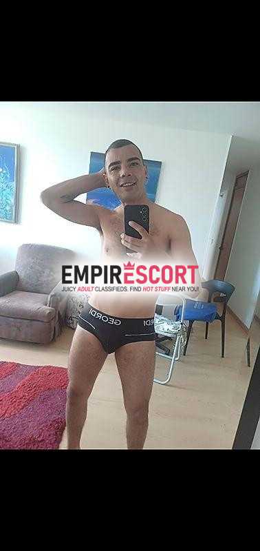 joven macho vergon velludo