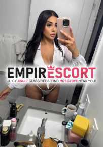hermosa chica dispuesta complacer todas tus fantasías sexuales