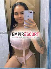 hola mis amores soy amparo chica que encanta el sexo soy muy tierna extrovertida y muy discreta