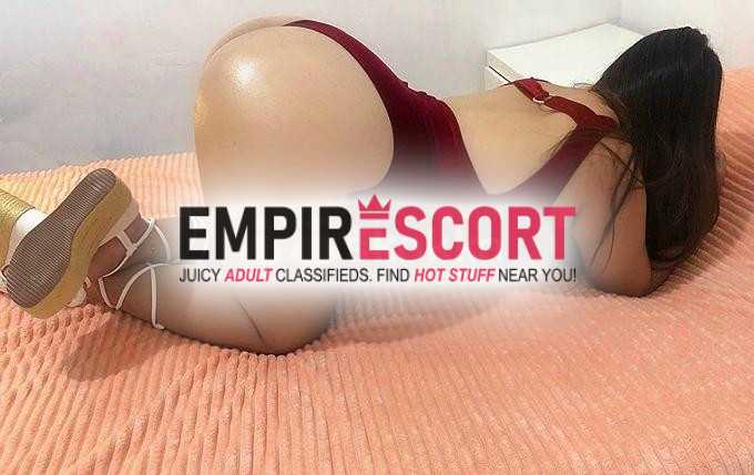 lau chica gran culo caliente recién llega ciudad desea deslecharte y darte mucho placer