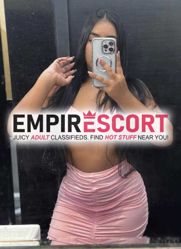 dispuesta rico escribeme 🥵🥵