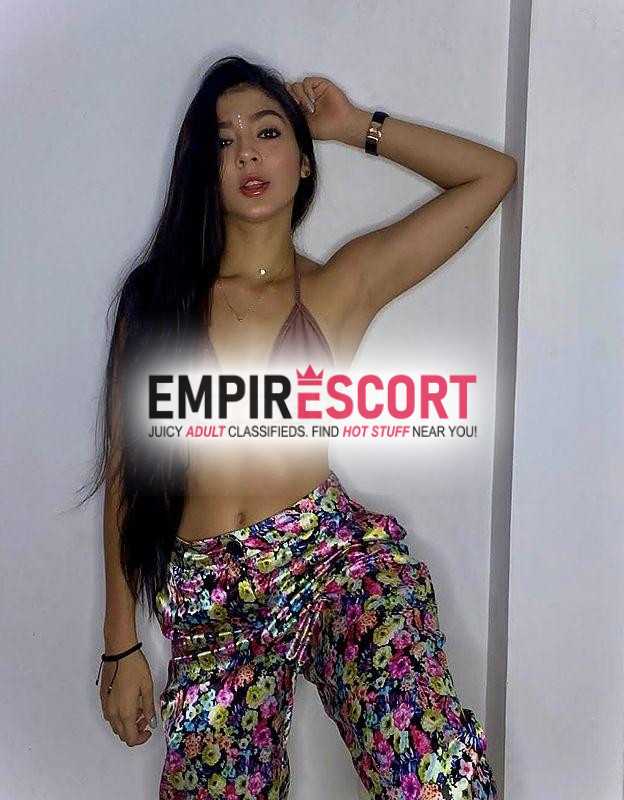 soy mujer hermosa extrovertida caliente ardiente en cama