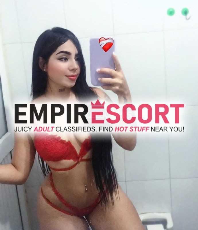 hermosa joven y divertida lista para hacerte feliz